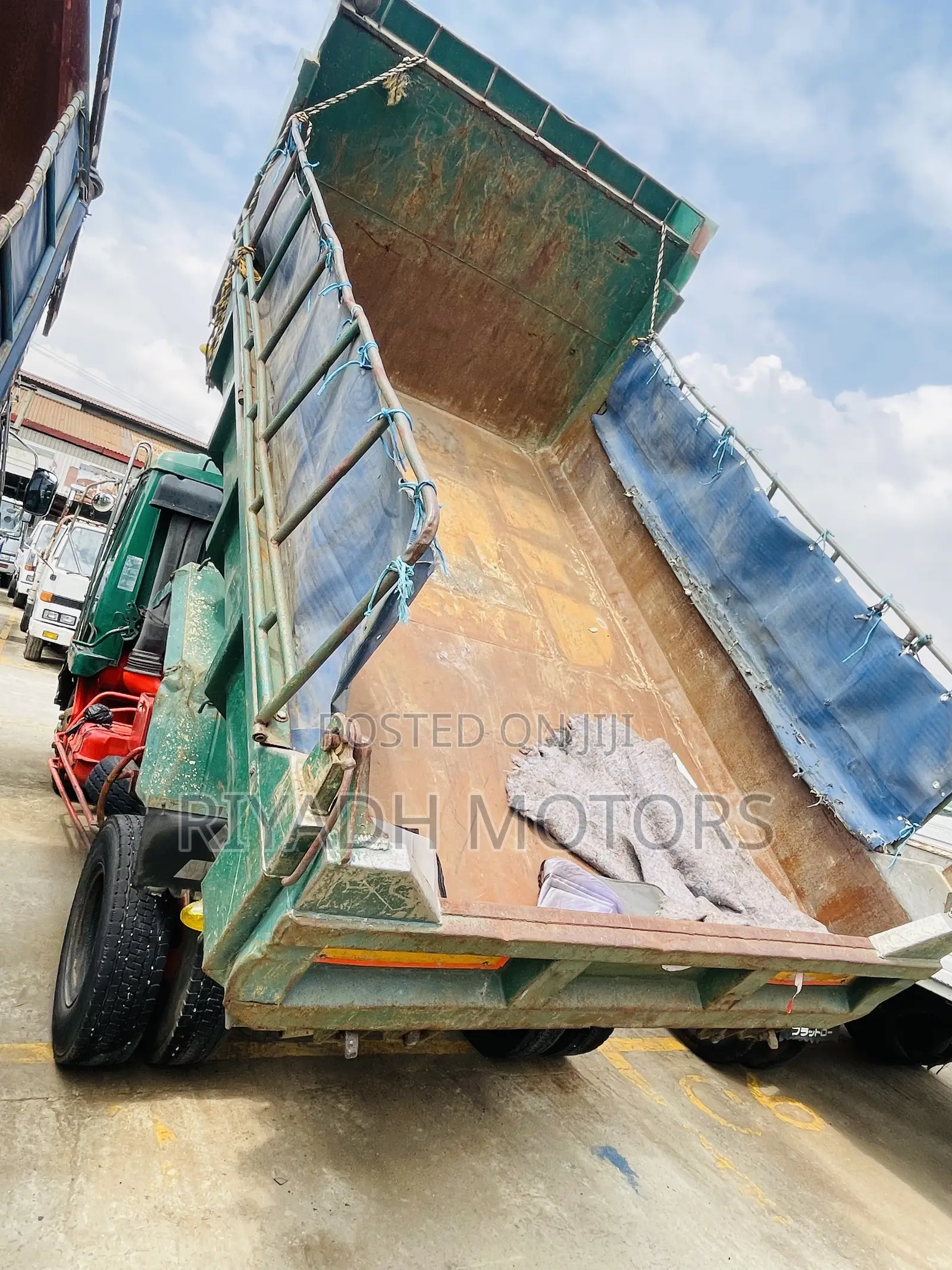 Fuso Tipper Green