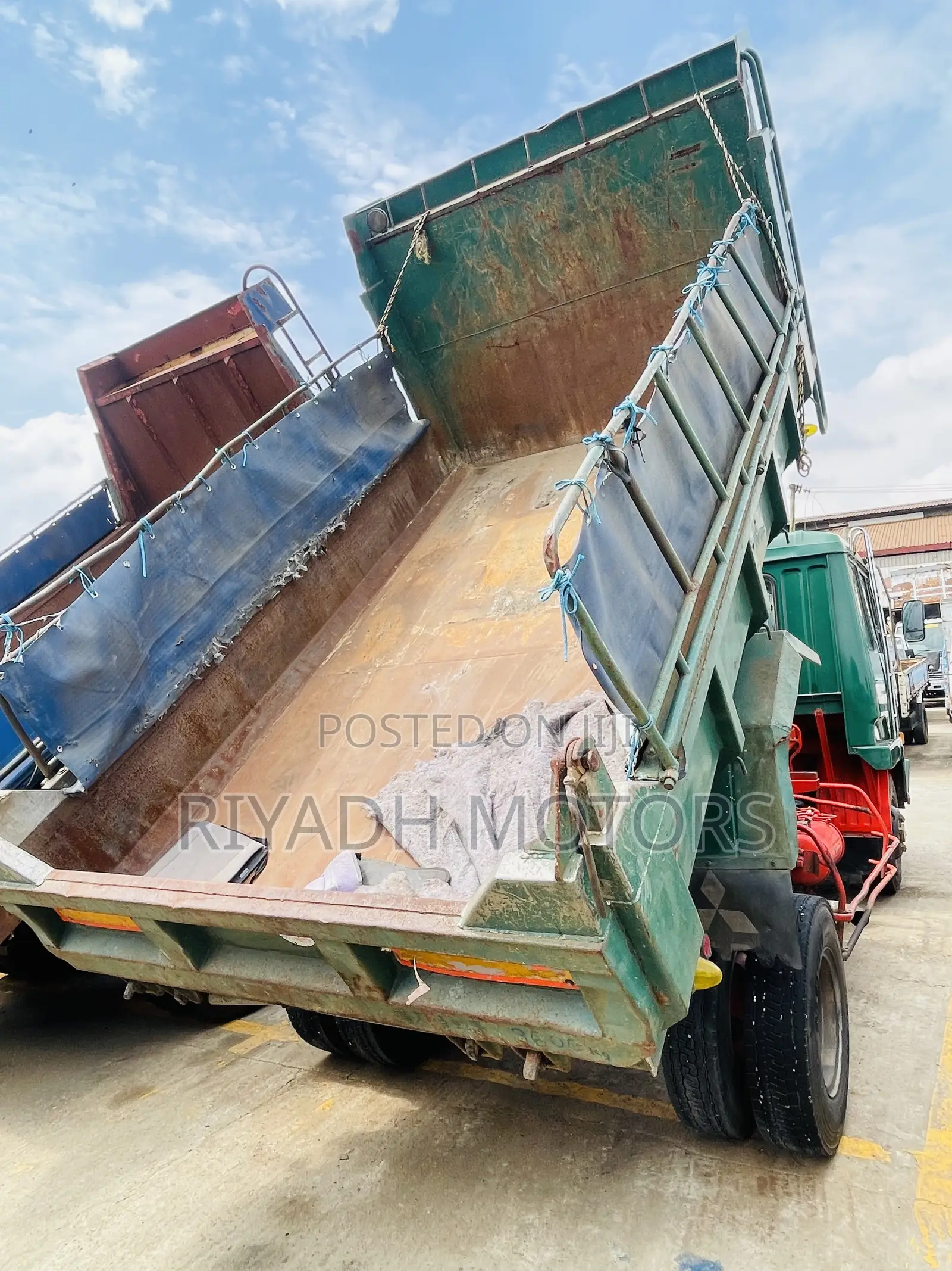 Fuso Tipper Green