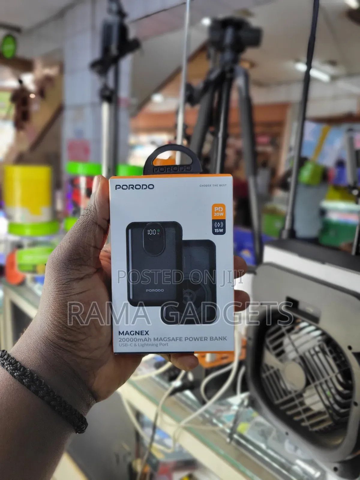Porodo Magnex 20000mah Magsafe Power Bank.