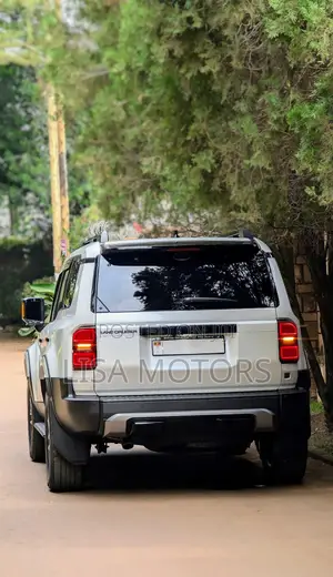 Toyota Land Cruiser Prado 2.8 2024 White