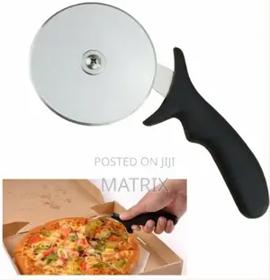 Professional Stainless Steel Pizza Cutter With Ergonomic Grip