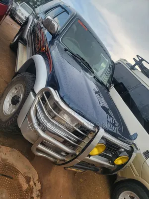 Toyota Hilux Surf 2000 Blue