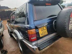 Toyota Hilux Surf 2000 Blue
