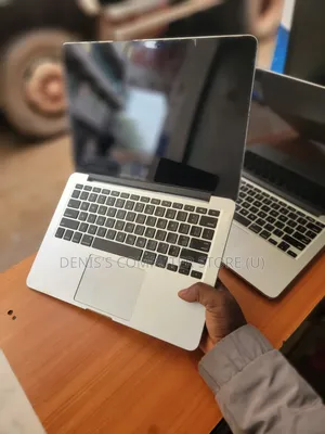 Laptop Apple MacBook Pro 2015 8GB Intel Core i5 HDD+SSD 500GB