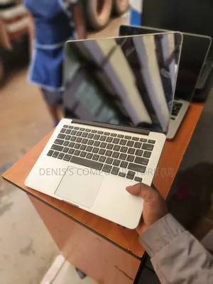 Laptop Apple MacBook Pro 2015 8GB Intel Core i5 HDD+SSD 500GB