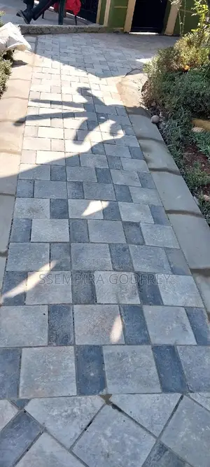 Installer of Pavers With Free Consultation .
