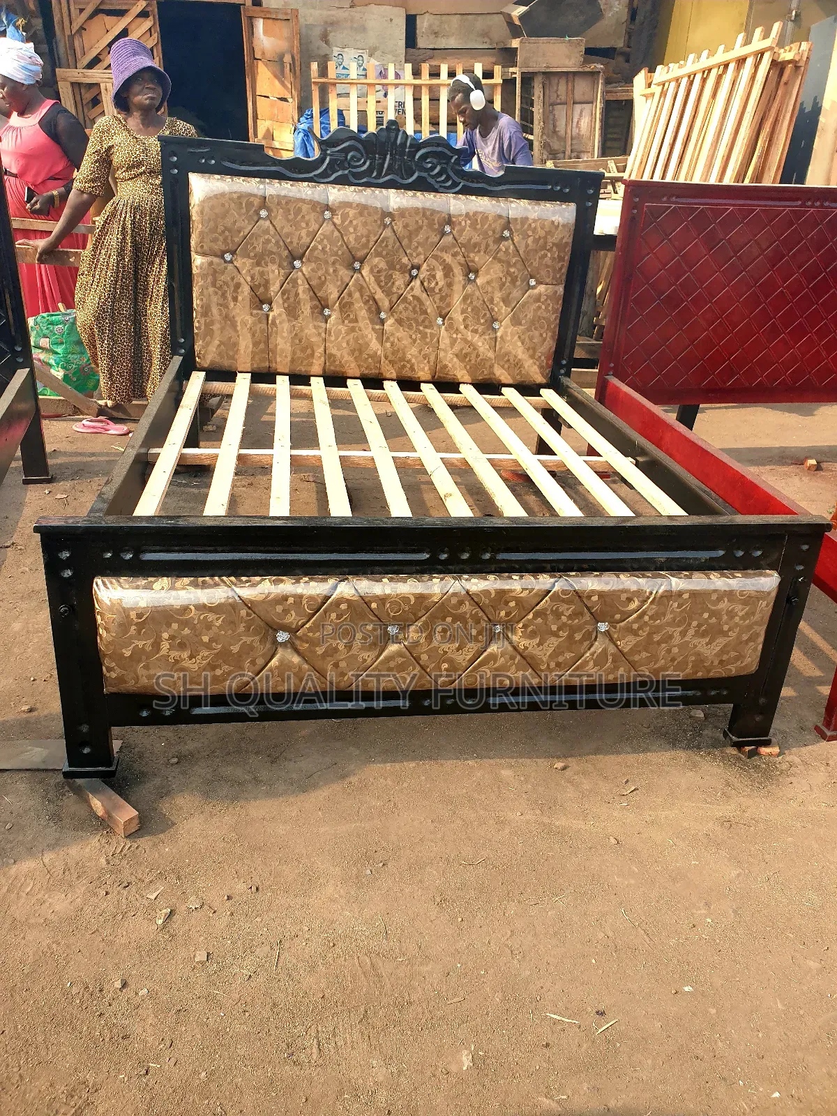 Horned Bed 5x6 Leather