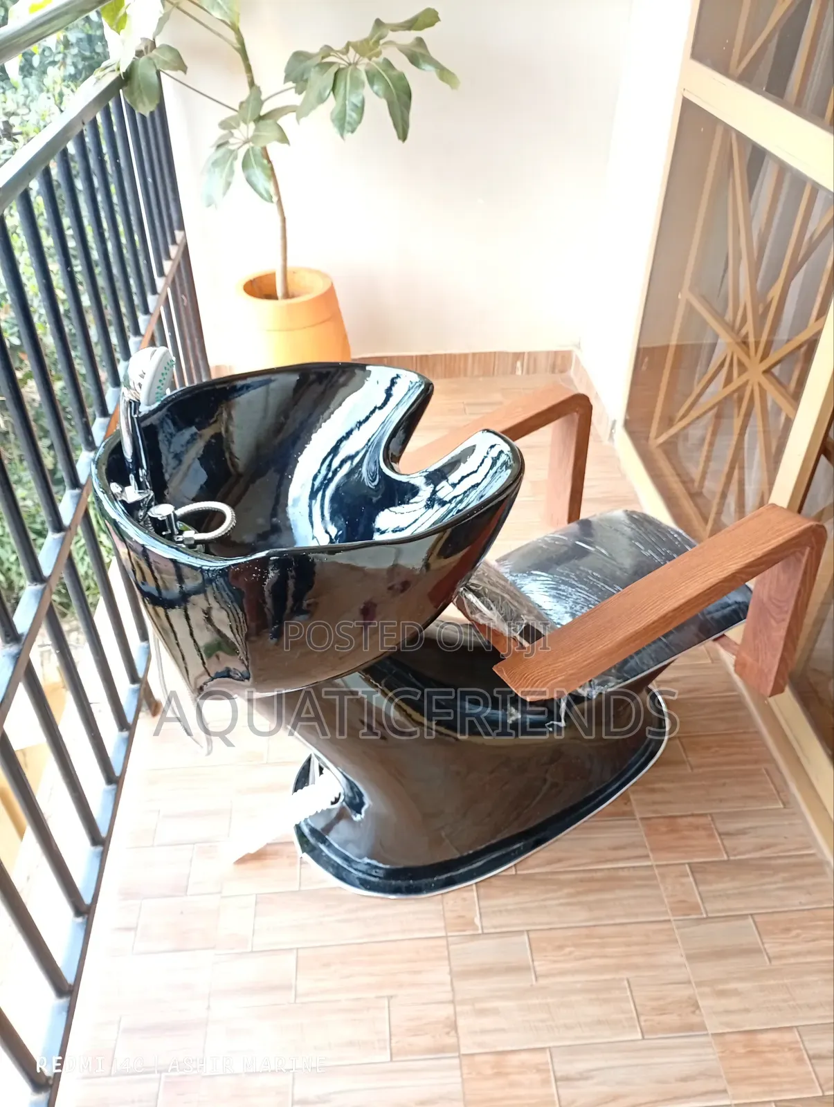 Saloon Sinks With Chair, Shampoo Chairs