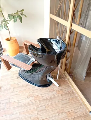 Saloon Sinks With Chair, Shampoo Chairs