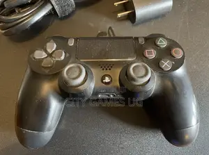 Sony Playstation 4, 500gb -With 2 Sony Ps Controllers 8games