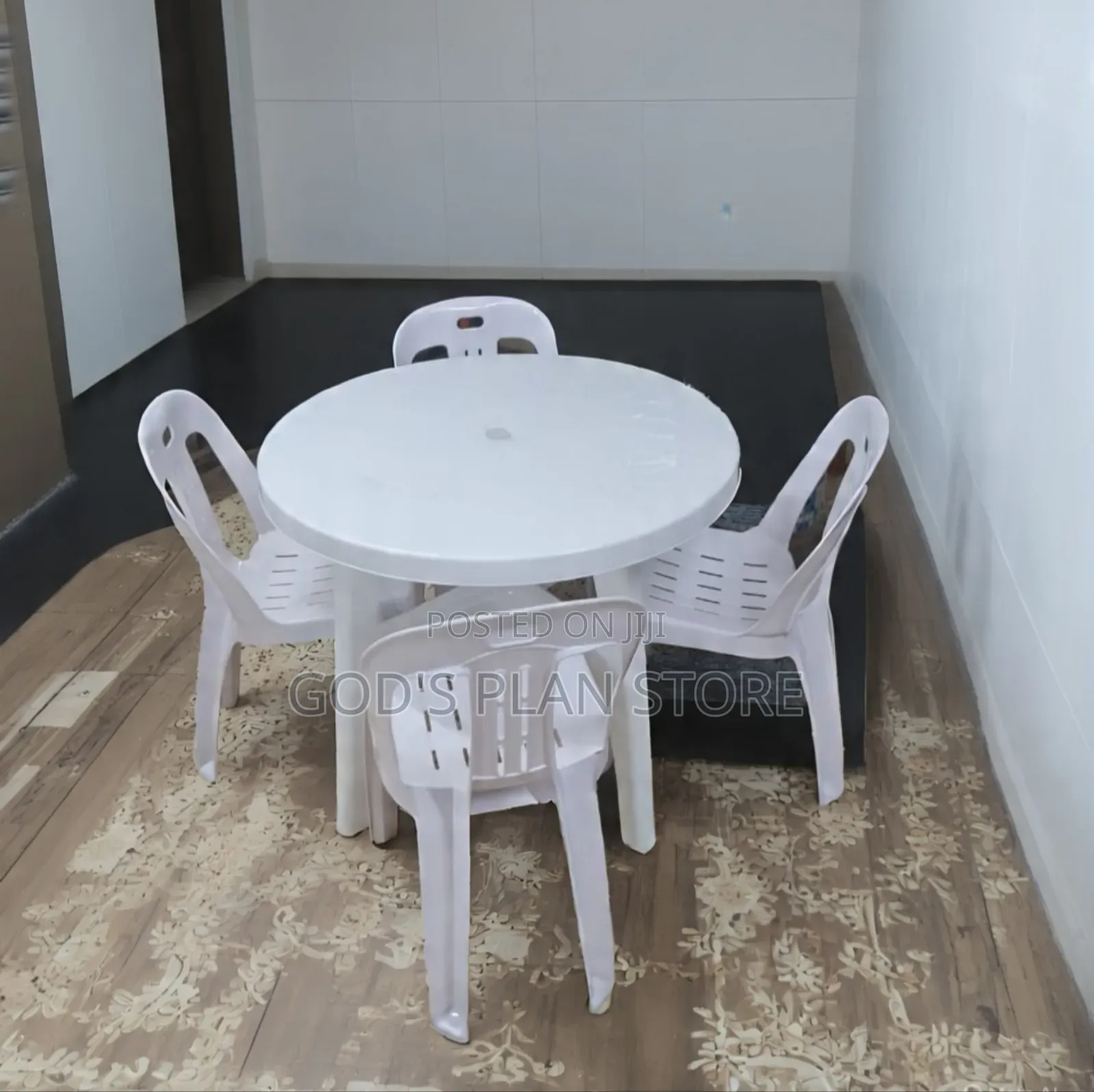 Sitting Group/Guest Plastic Table and Chairs Plastic Table and Chairs