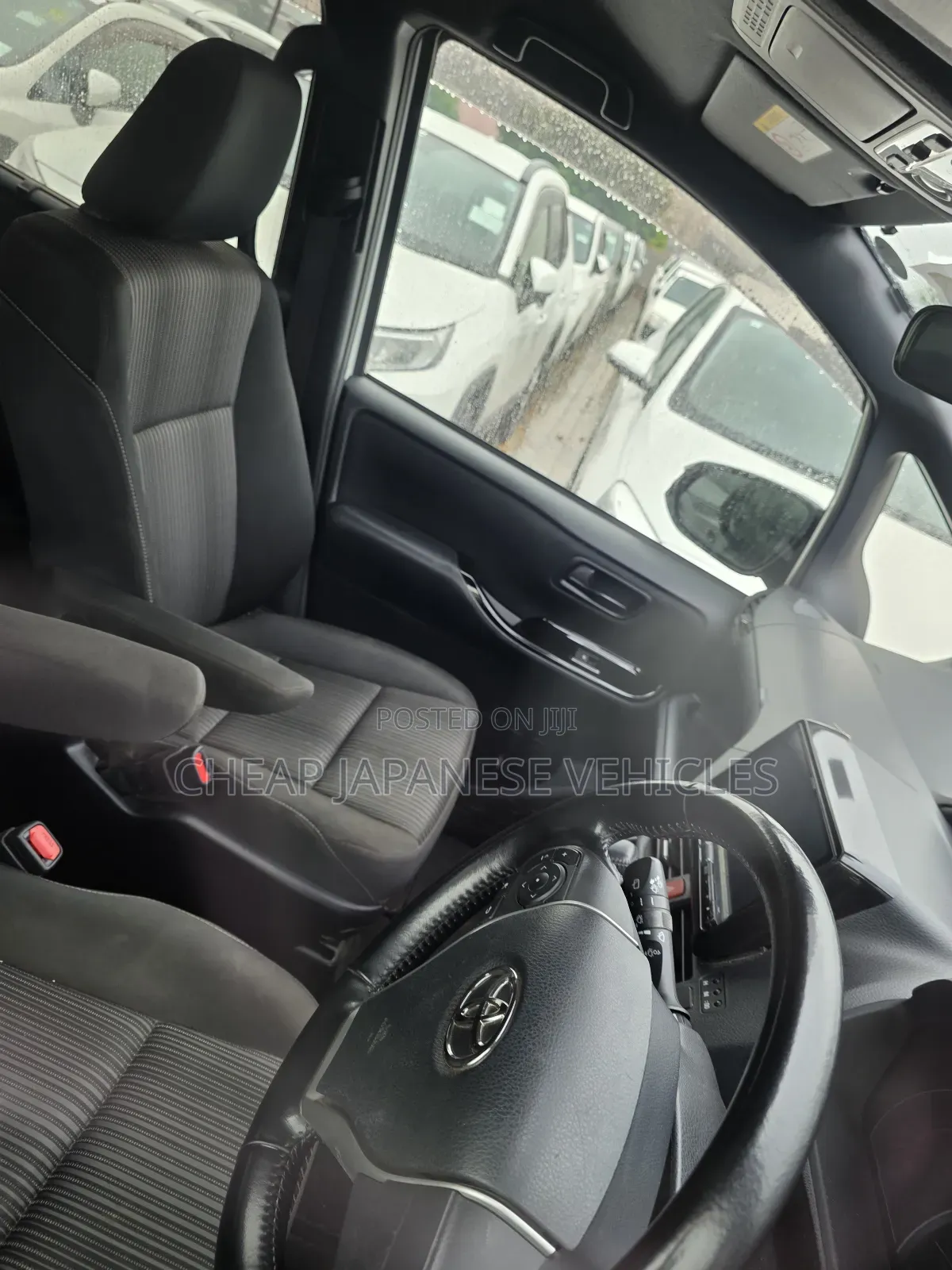 Toyota Noah 2018 White