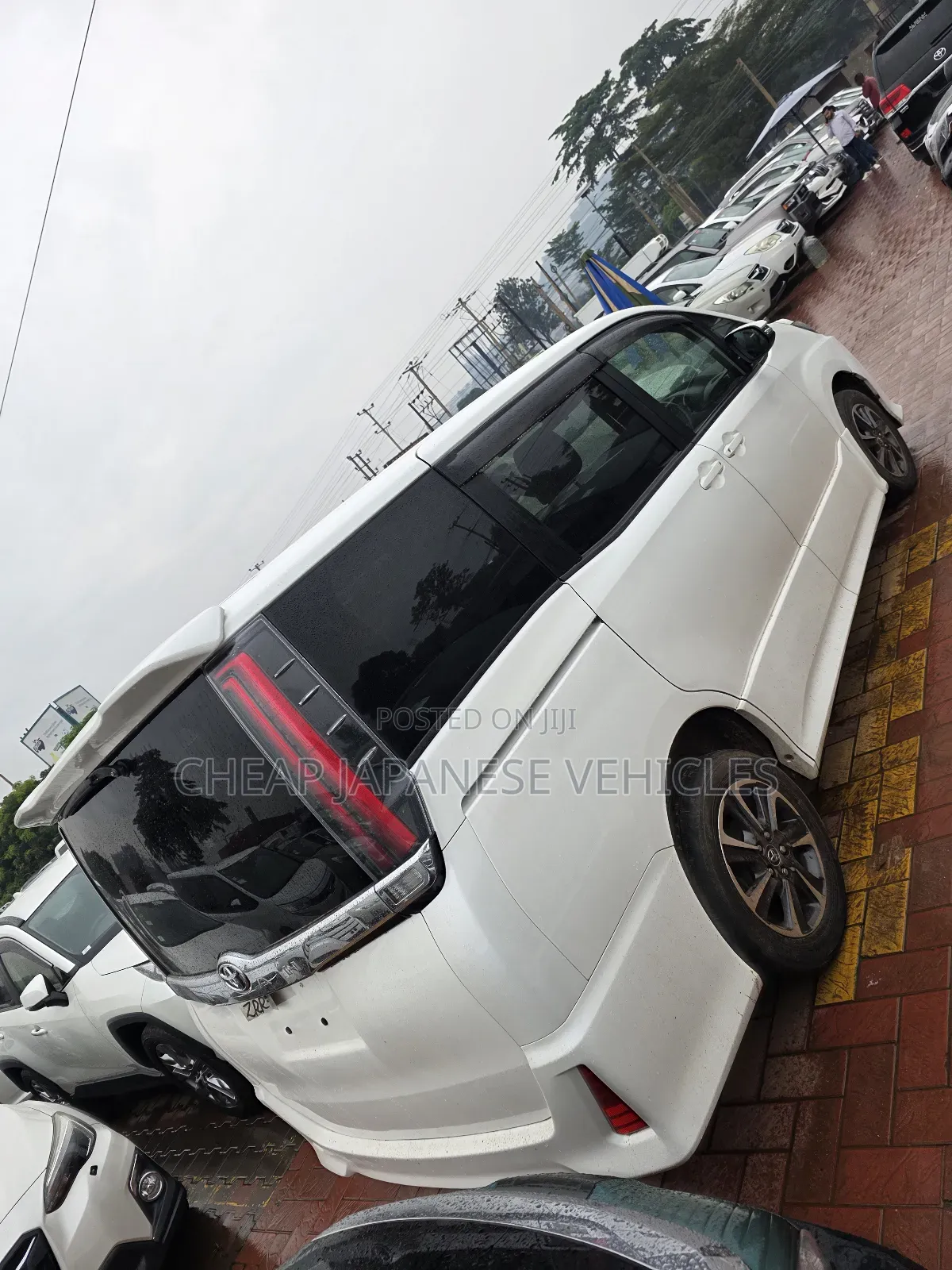 Toyota Noah 2018 White