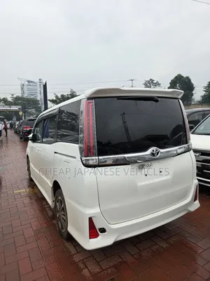 Toyota Noah 2018 White