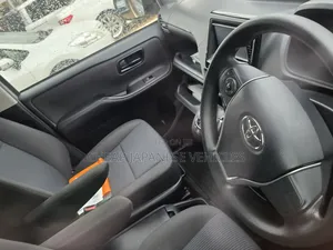 Toyota Noah 1.8 FWD Hybrid (7 seater) 2018 Silver