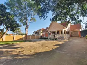 4bdrm House in Muyenga, Central Division for rent