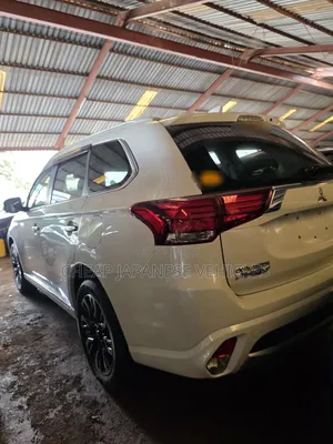 Mitsubishi Outlander 2.4 PHEV AWD 2018 White