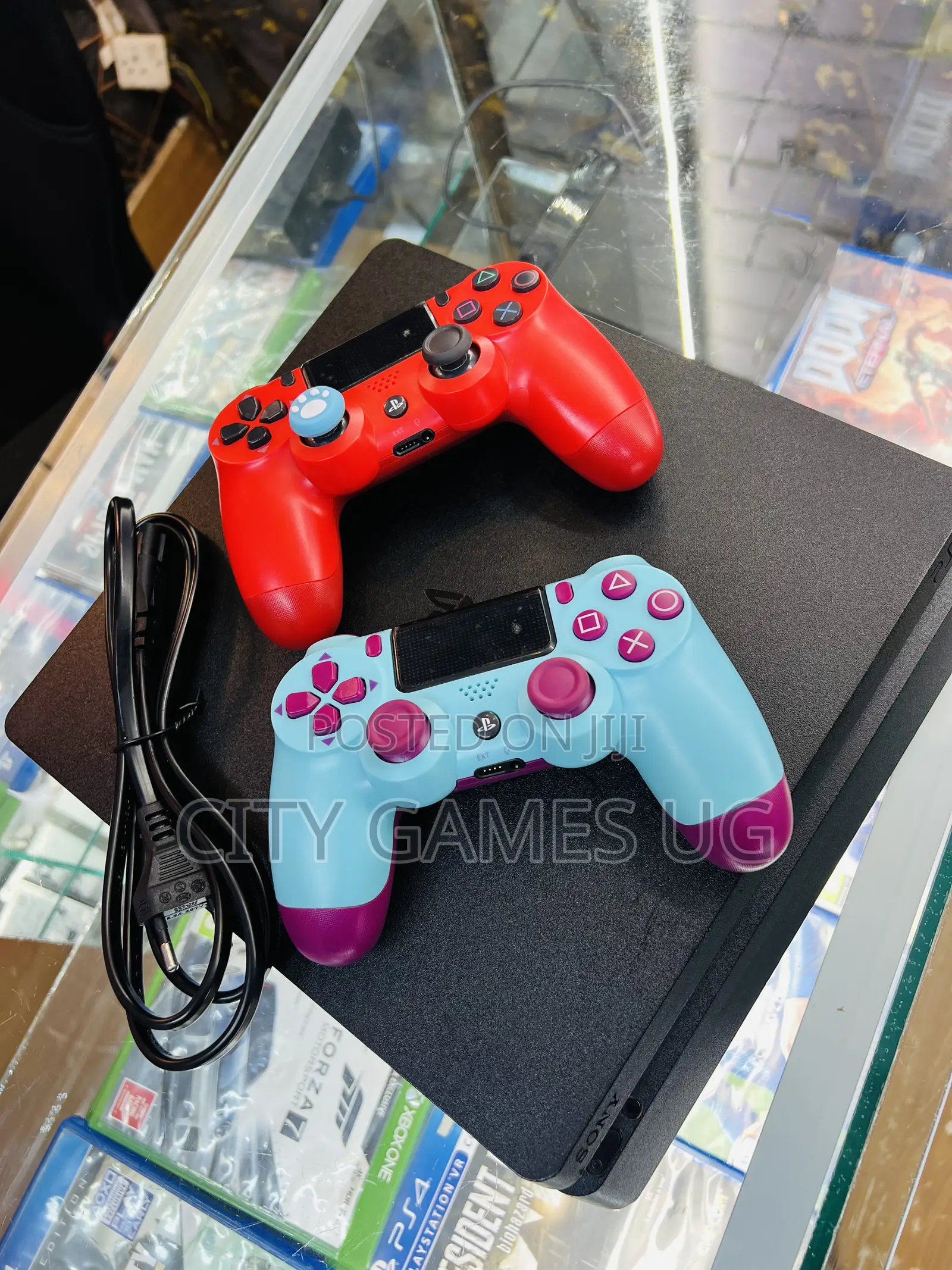 Sony Playstation 4 With 2 Controllers Wireless Controller