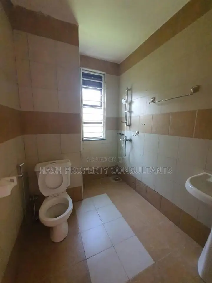 3bdrm Apartment in Muyunyo, Makindye for rent
