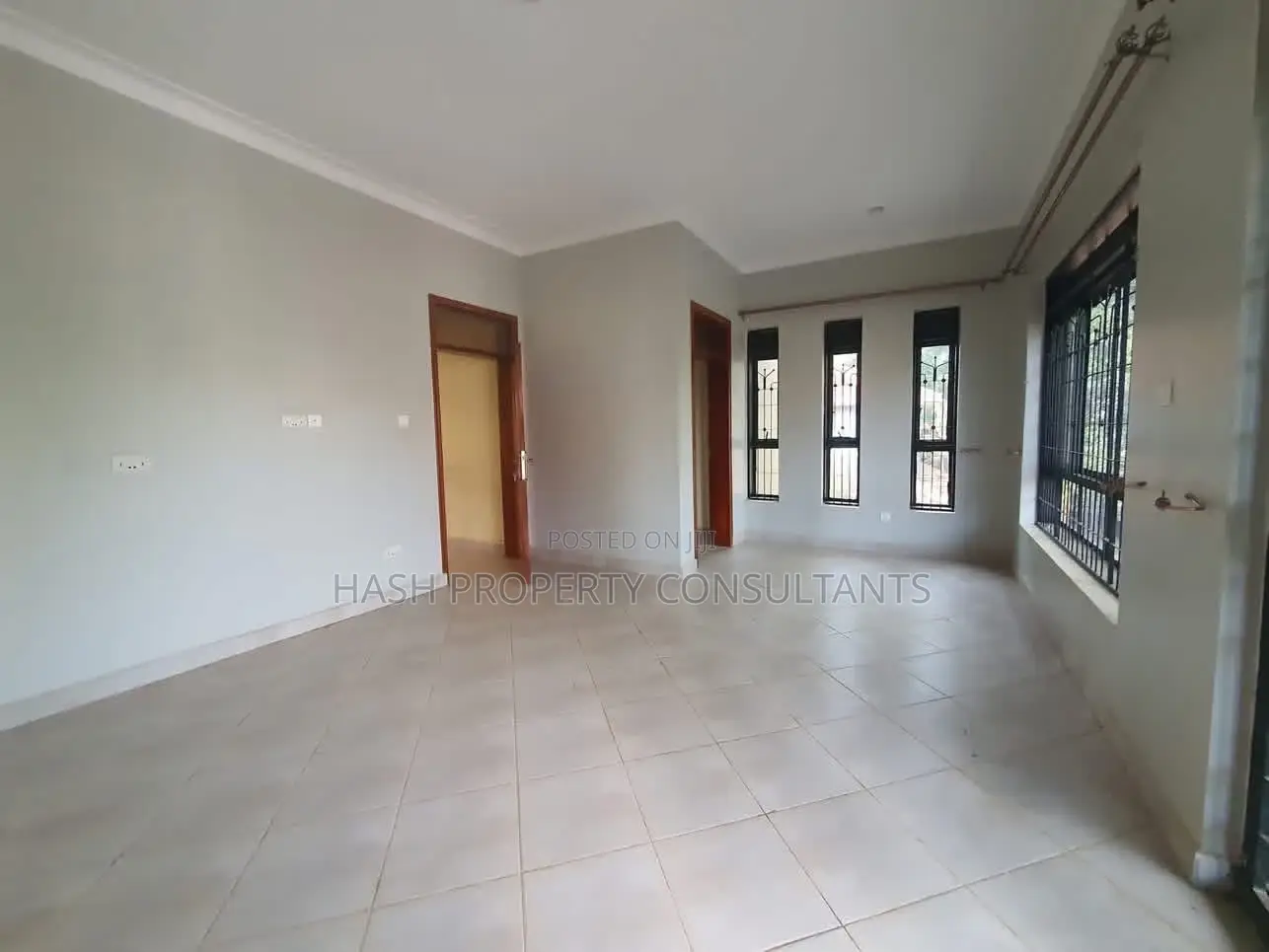 4bdrm Duplex in Muyenga, Central Division for rent