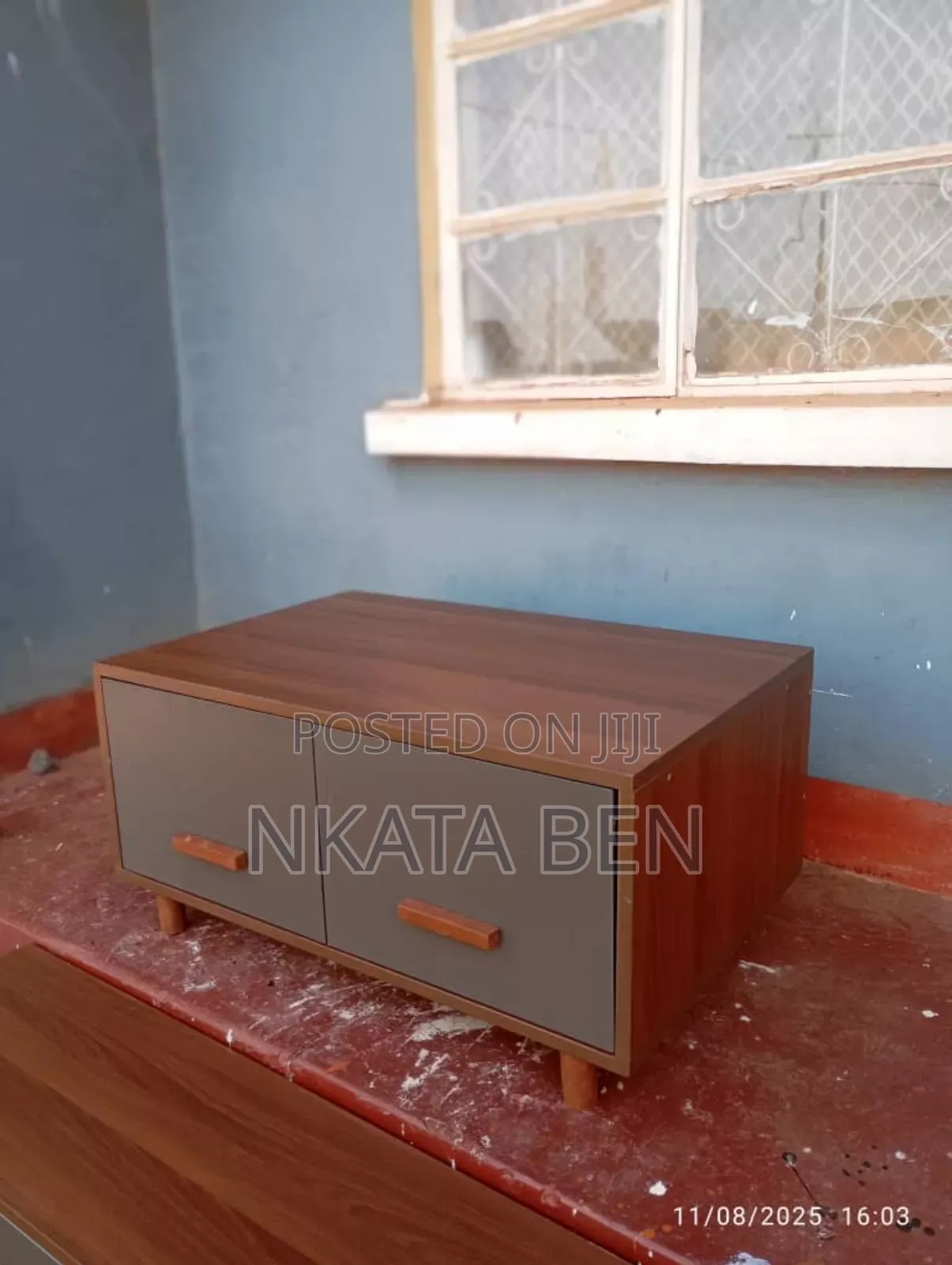 Simple Centre Table
