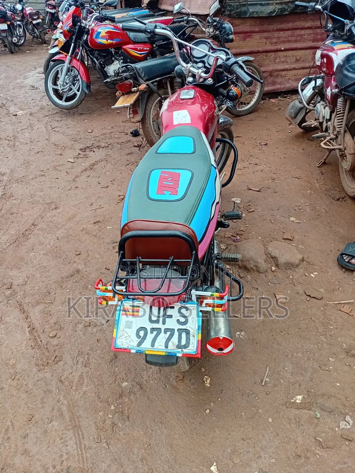 Bajaj Boxer 100 2025 Red