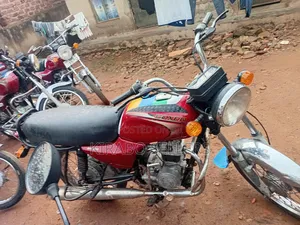 Bajaj Boxer 100 2023 Red