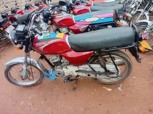 Bajaj Boxer 100 2023 Red