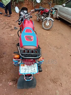 Bajaj Boxer 125 2025 Red