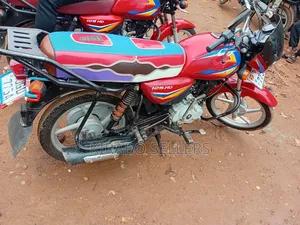 Bajaj Boxer 125 2025 Red