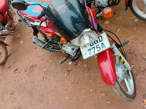 Bajaj Boxer 125 2025 Red