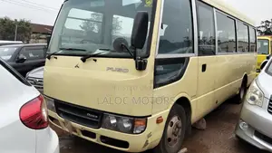 Mitsubishi Fuso Rosa 2016 Yellow