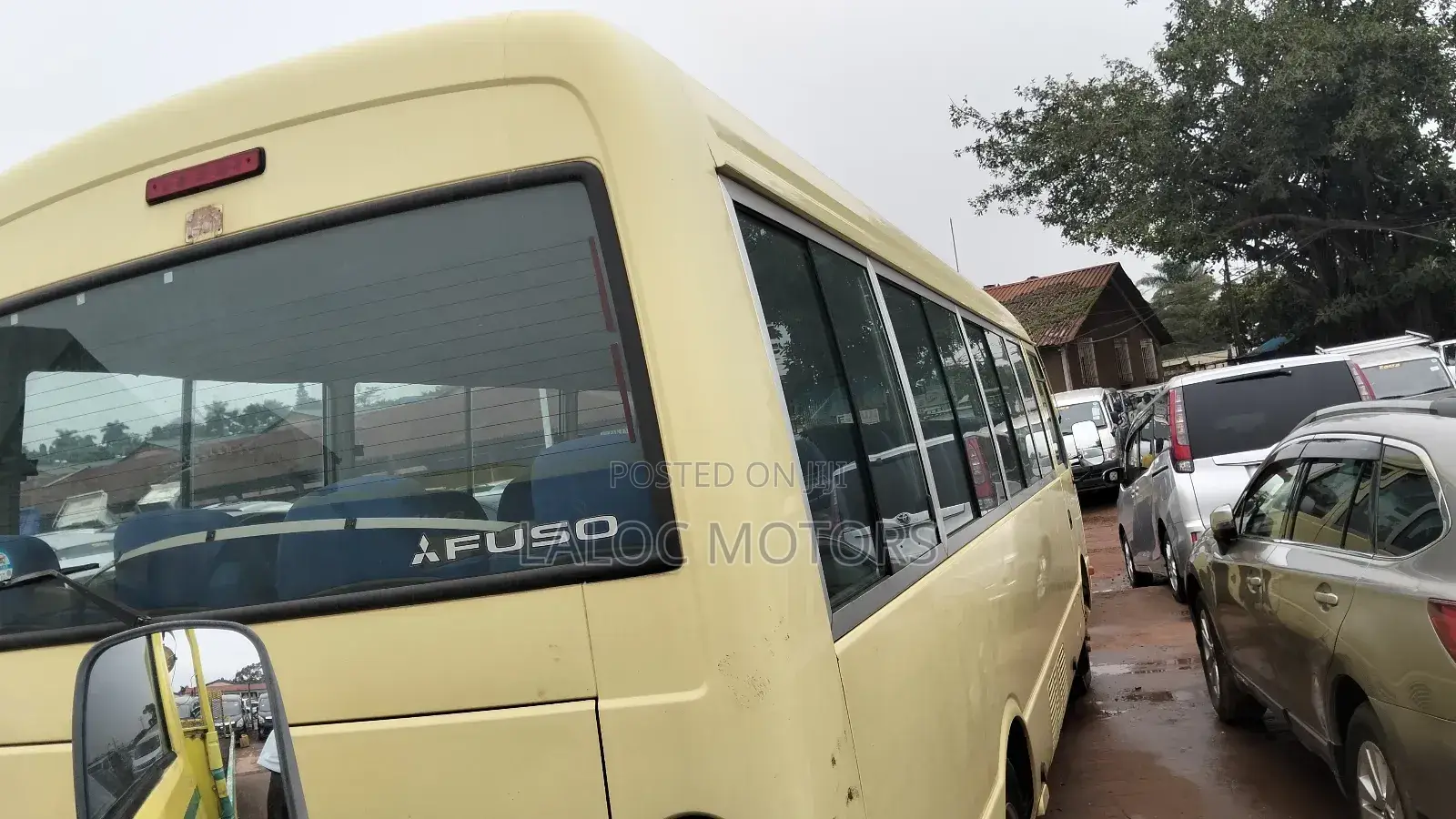 Mitsubishi Fuso Rosa 2016 Yellow