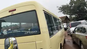 Mitsubishi Fuso Rosa 2016 Yellow