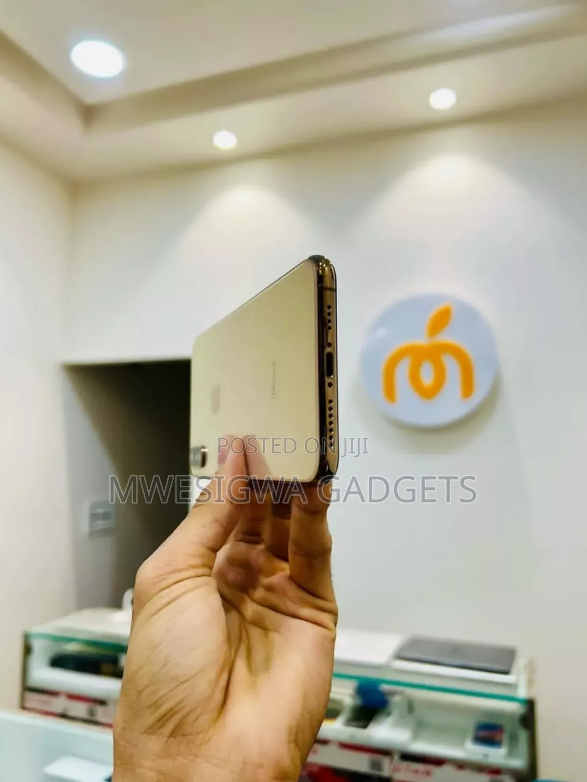 New Apple iPhone XS Max 256 GB Gold