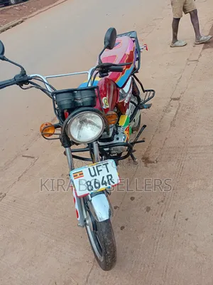 Bajaj Boxer 100 2025 Red