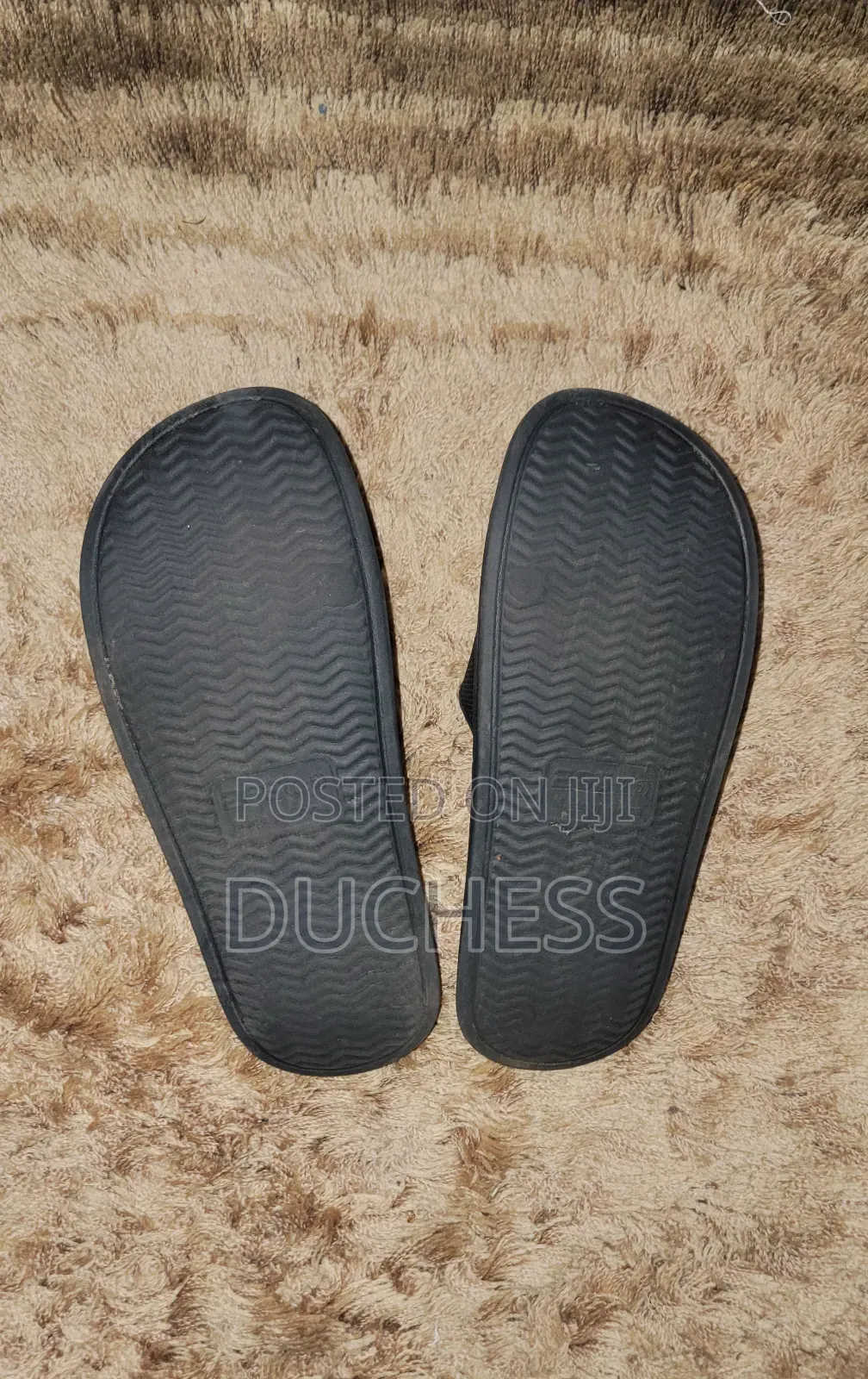 Unisex Black Push-Ins