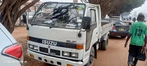 Isuzu Dump Truck