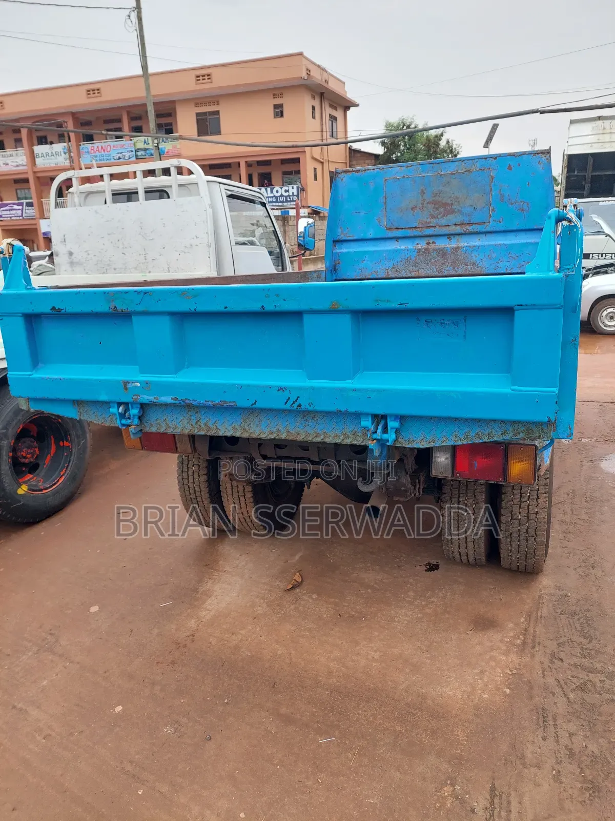 Isuzu Dump Truck