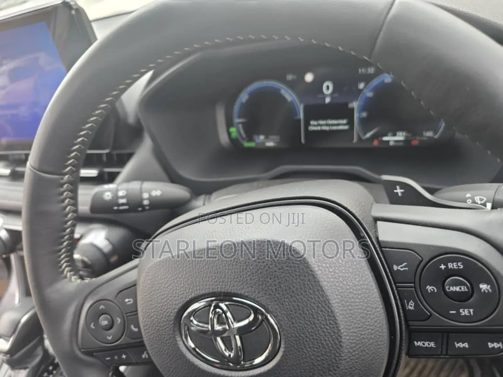 Toyota RAV4 XLE Premium FWD 2023 Gray