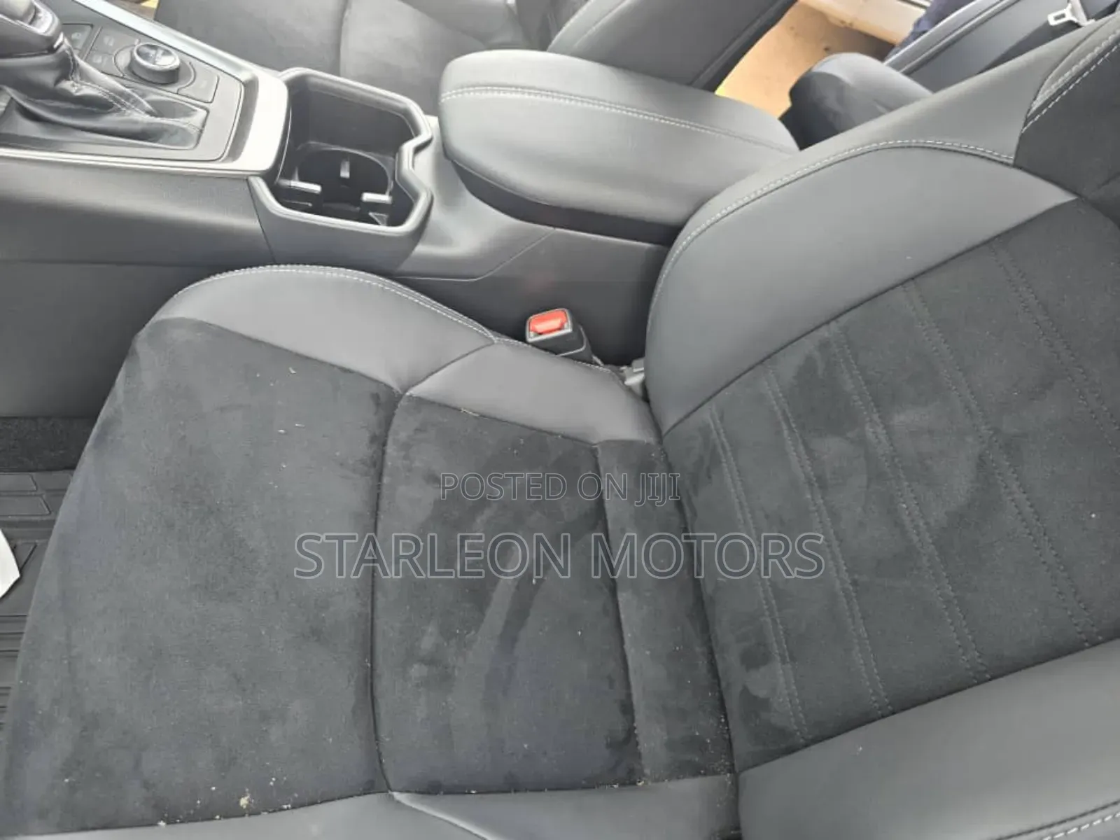 Toyota RAV4 XLE Premium FWD 2023 Gray