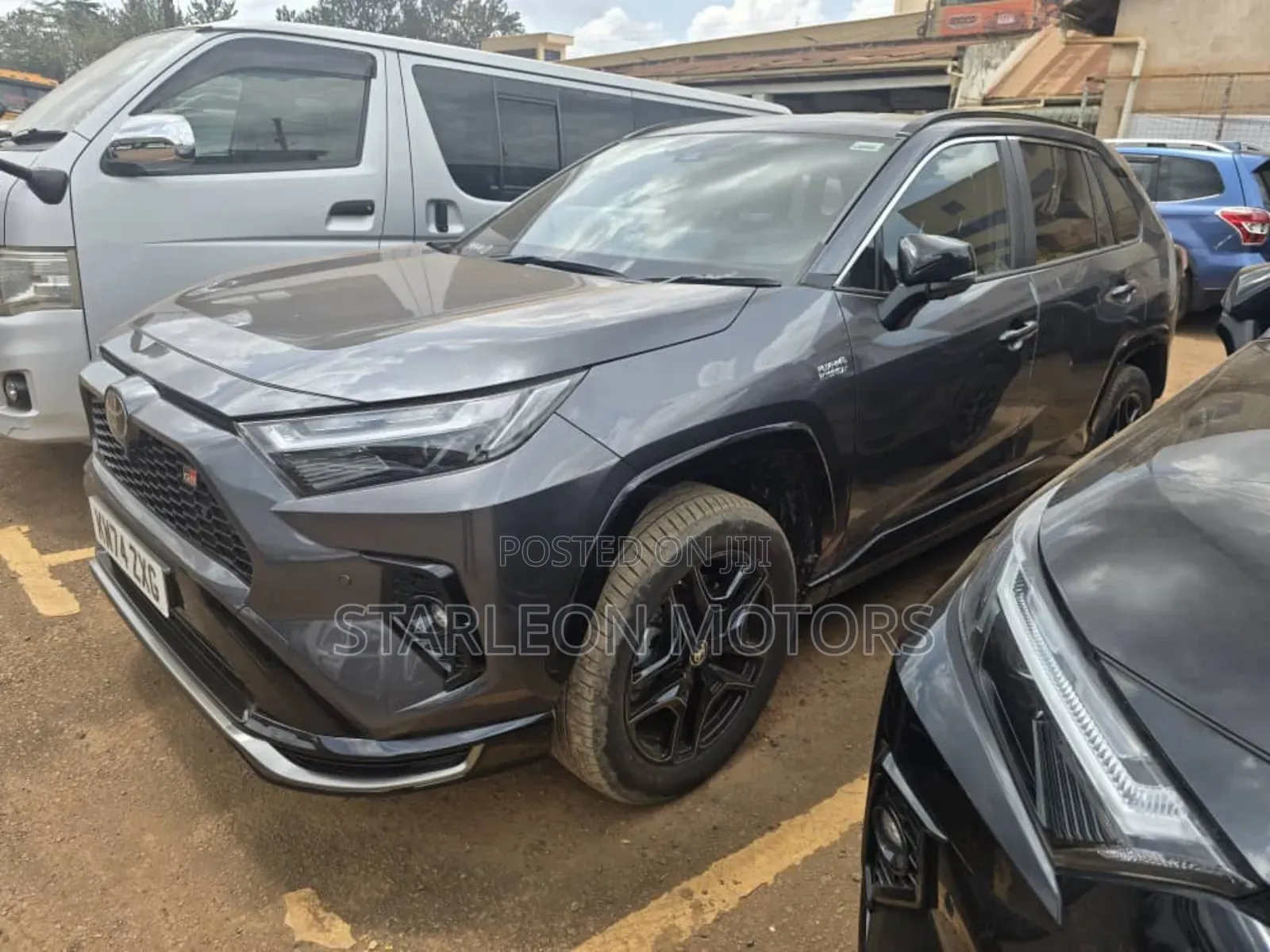 Toyota RAV4 XLE Premium FWD 2023 Gray