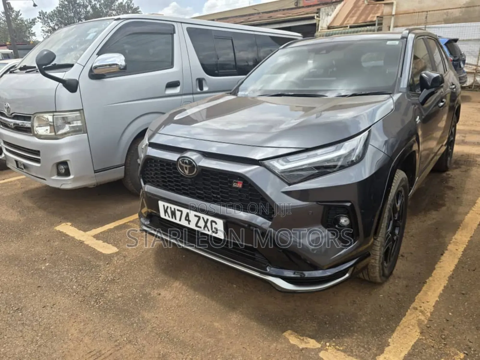Toyota RAV4 XLE Premium FWD 2023 Gray
