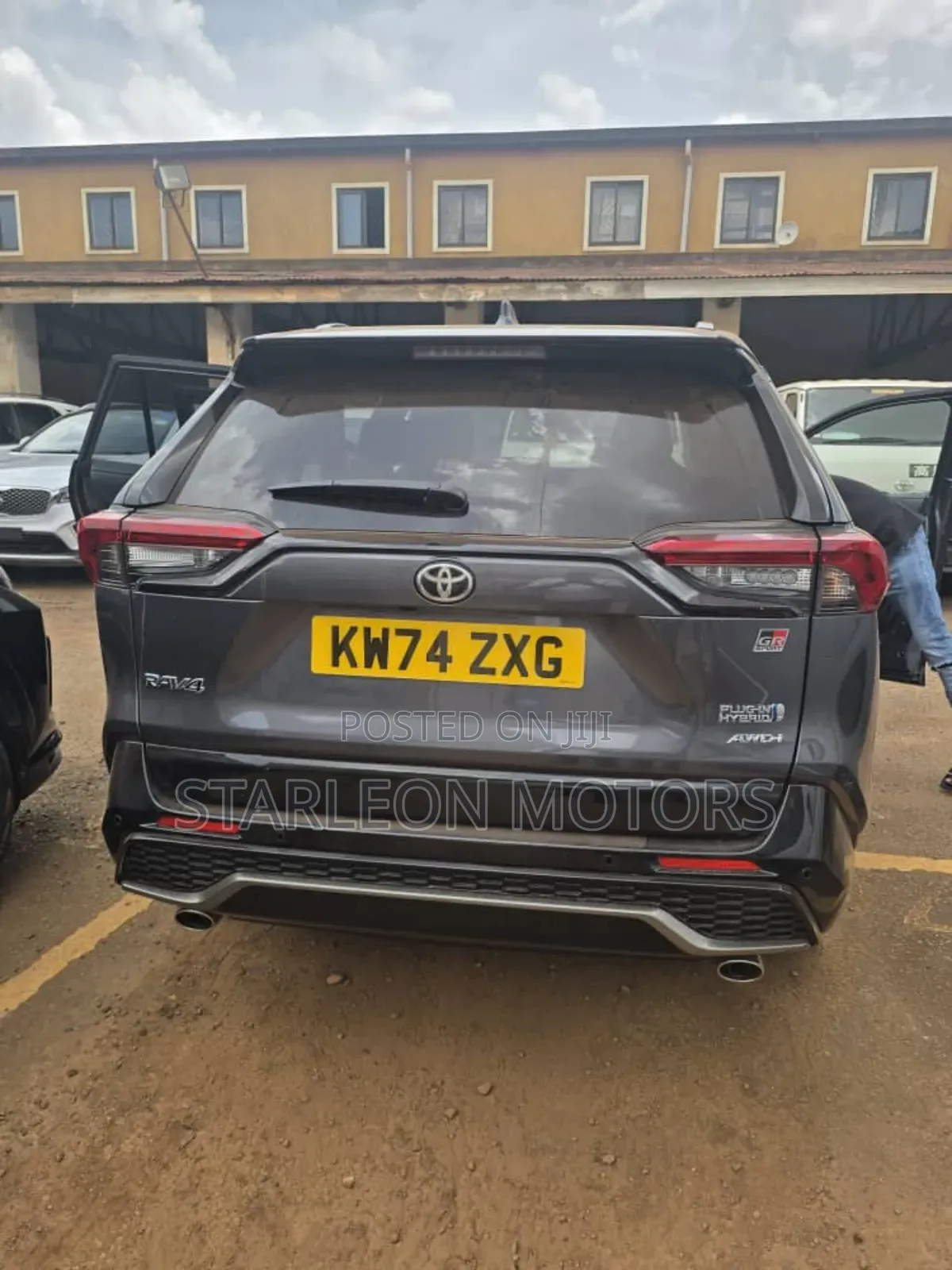 Toyota RAV4 XLE Premium FWD 2023 Gray