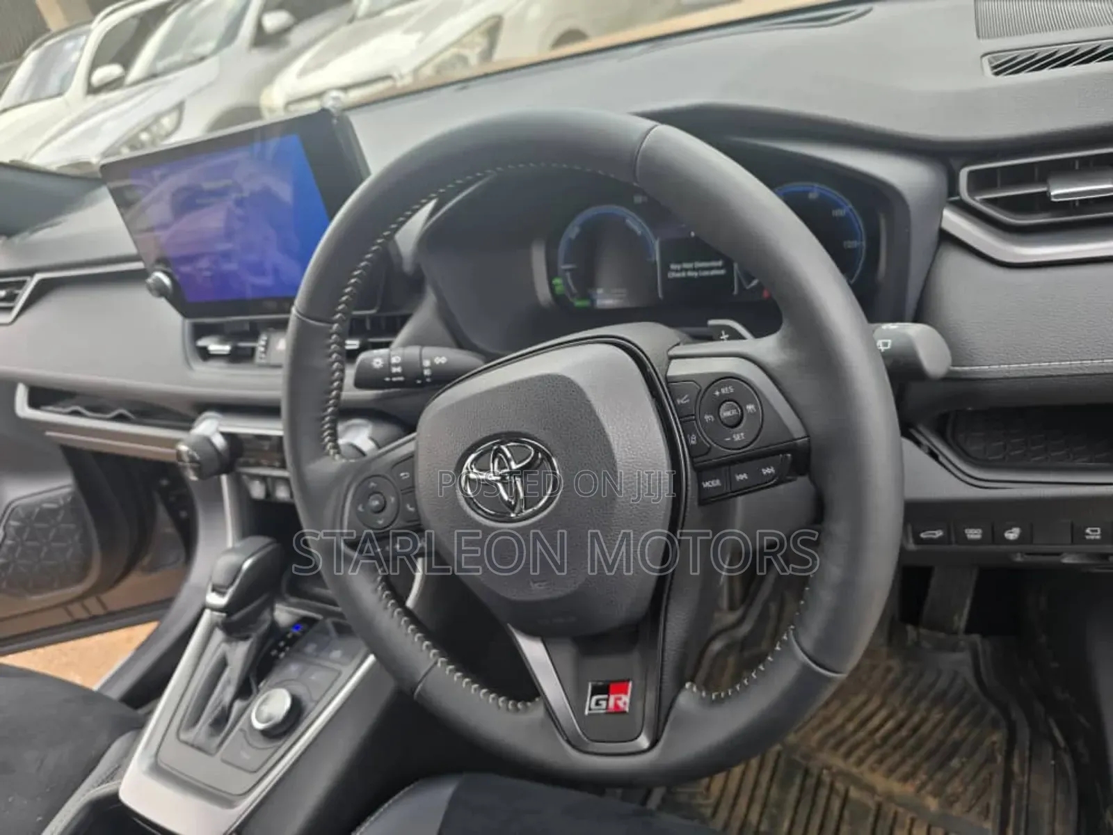 Toyota RAV4 XLE Premium FWD 2023 Gray