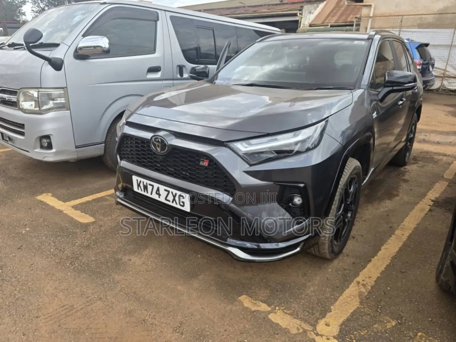 Toyota RAV4 XLE Premium FWD 2023 Gray