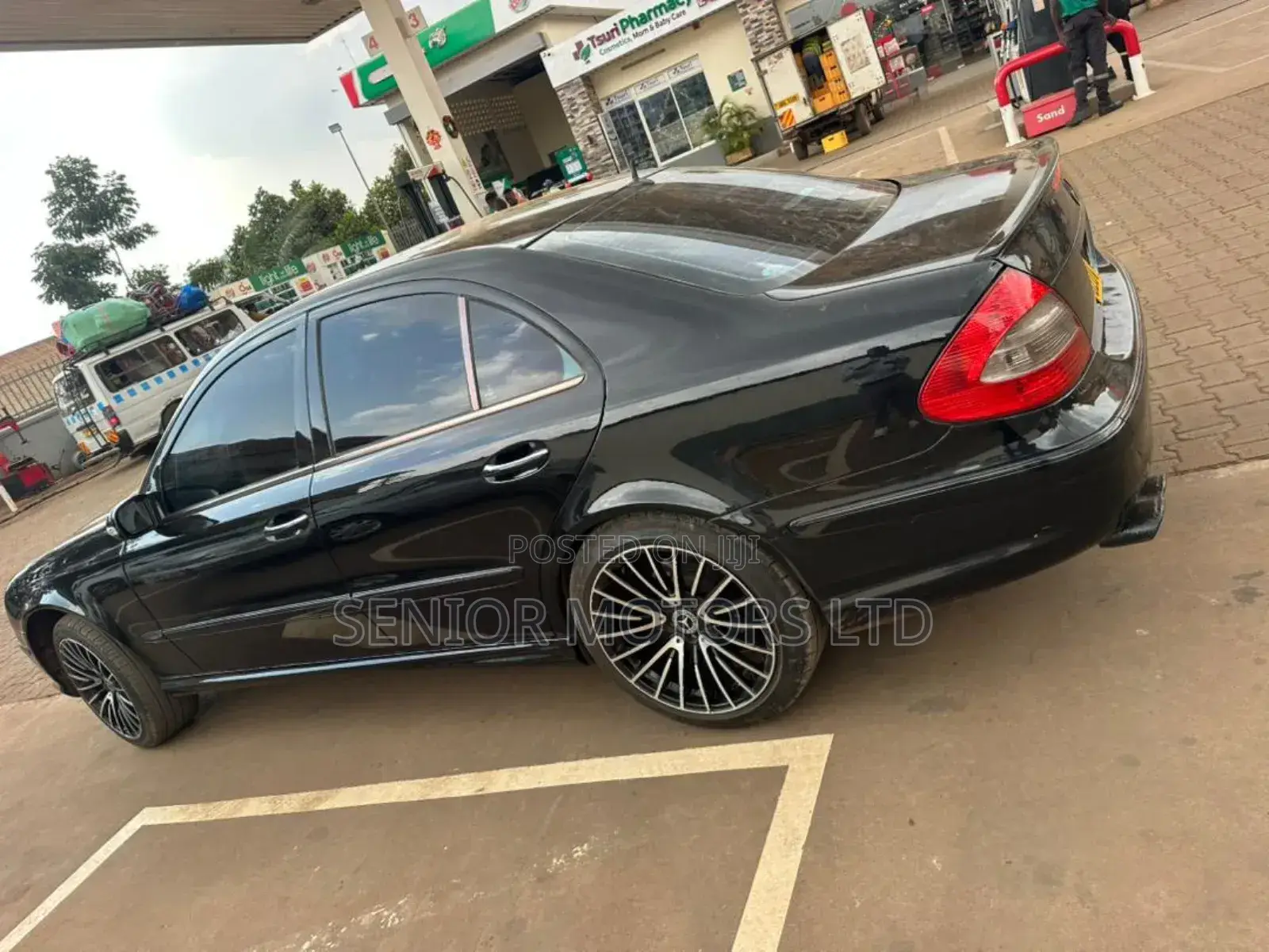 Mercedes-Benz E300 2008 Black