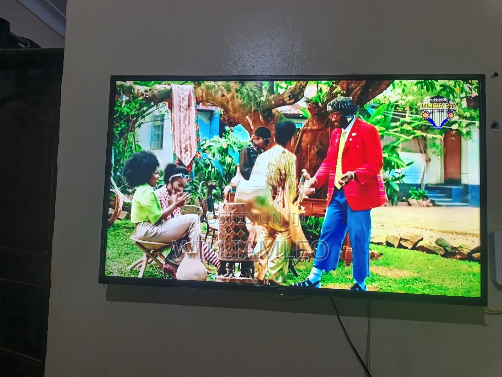 Aiwa 50 Inch Smart TV With Small Lines