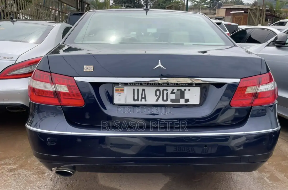 Mercedes-Benz E300 2010 Blue