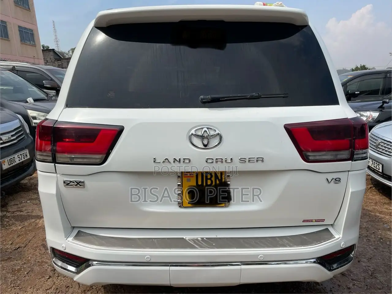 Toyota Land Cruiser 4.6 V8 GX-R 2013 White